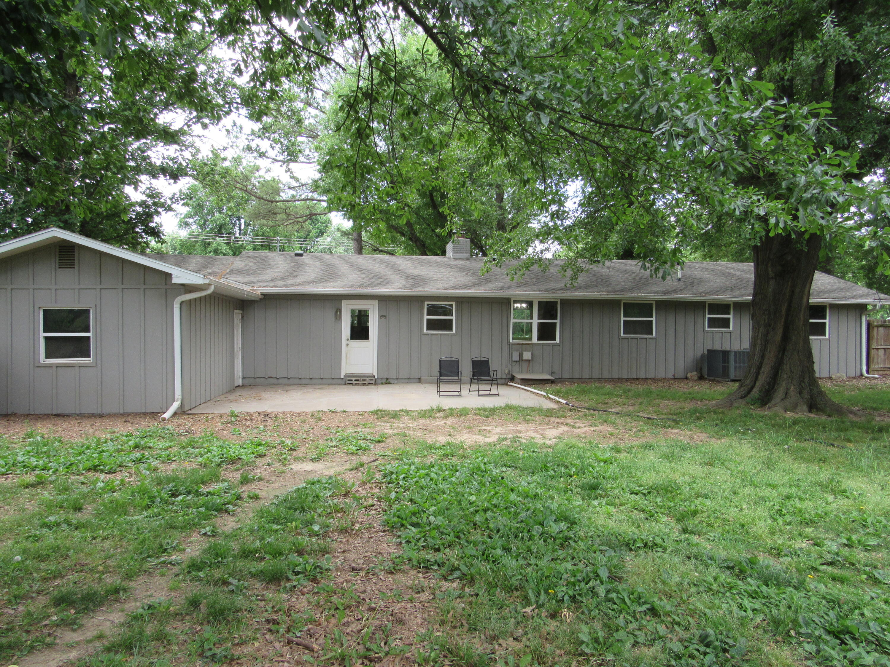 1101 13th Street Monett, MO 65708 - Photo 8 of 20 IMG_4376