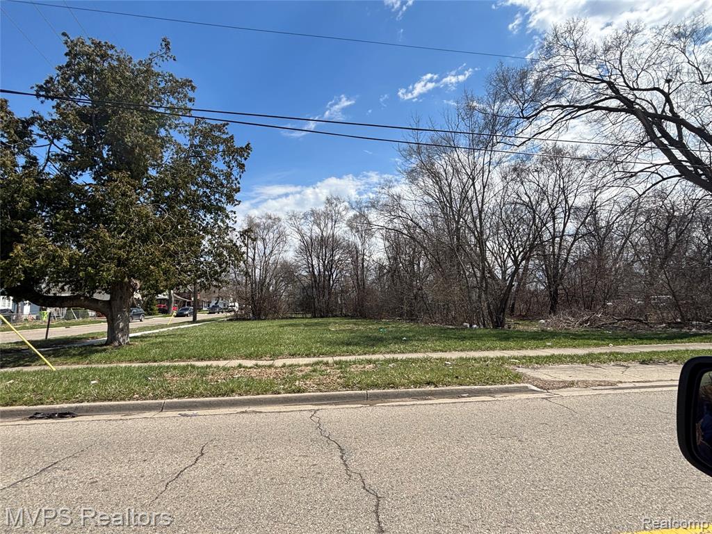 51 South Paddock Street Pontiac, MI 48342 - Photo 2 of 5
