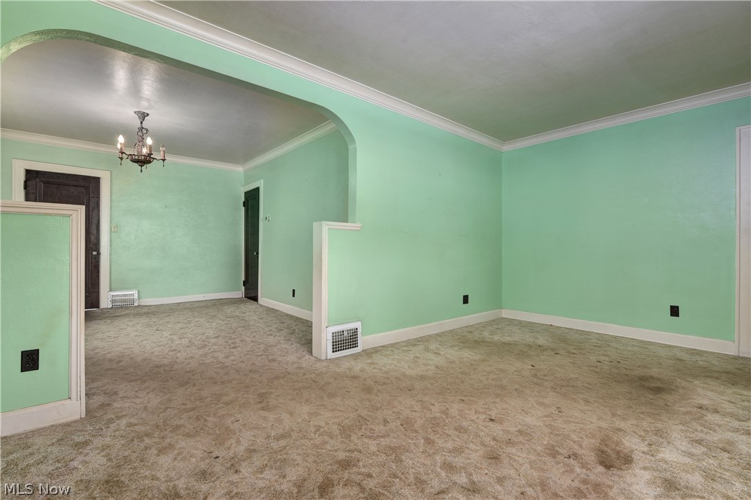 7475 Spring Garden Road Cleveland, OH 44129 - Photo 5 of 25