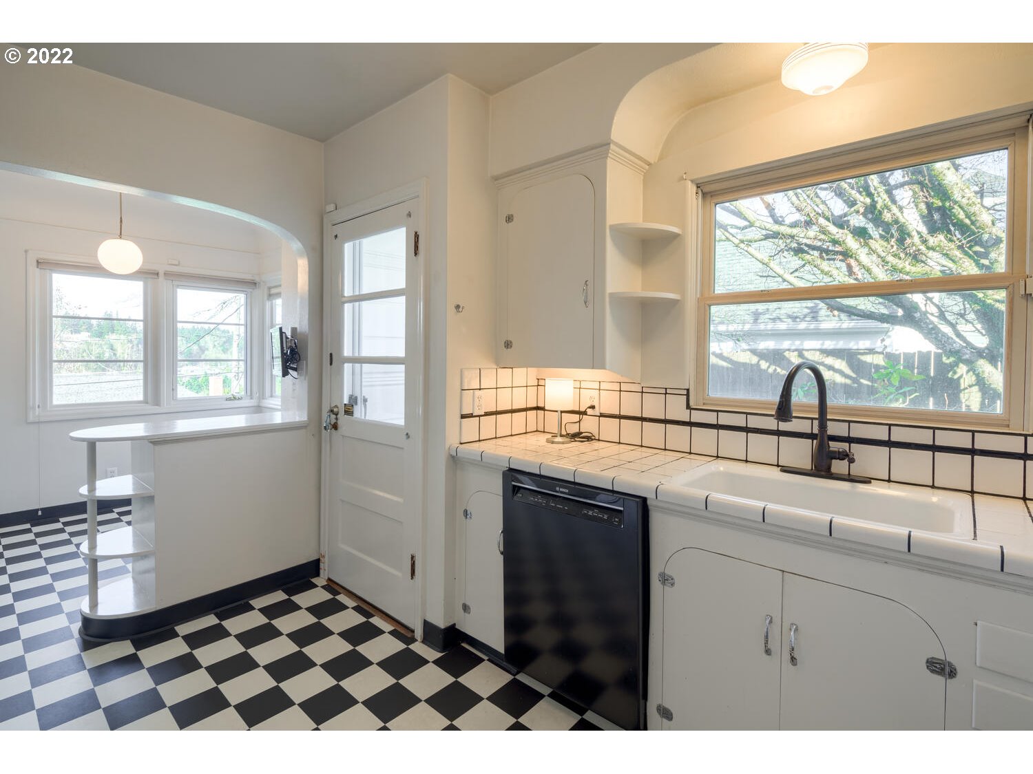 900 Southwest Moss Street Portland, OR 97219 - Photo 14 of 32 Gallery Image 14