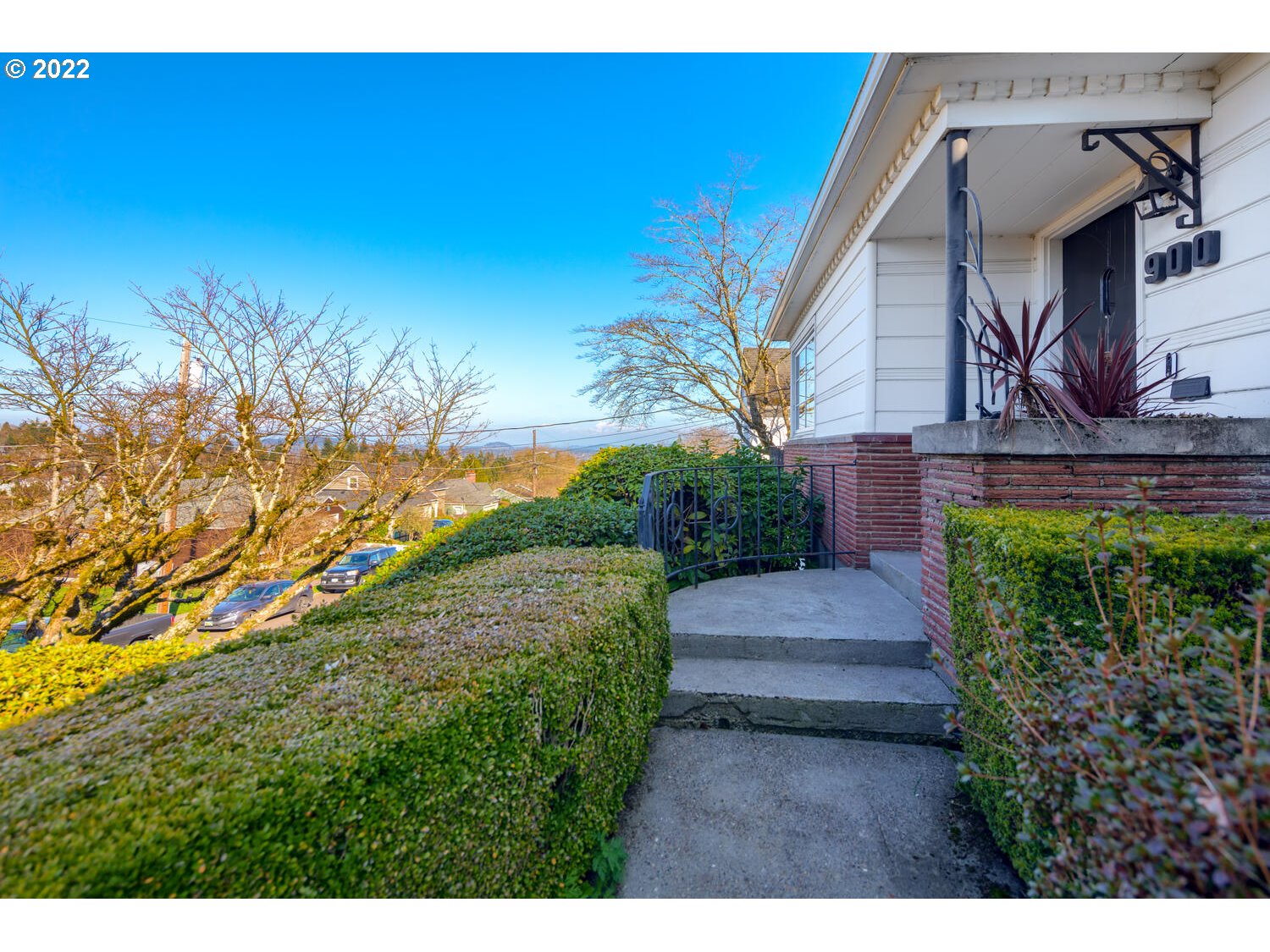 900 Southwest Moss Street Portland, OR 97219 - Photo 2 of 32 Gallery Image 2