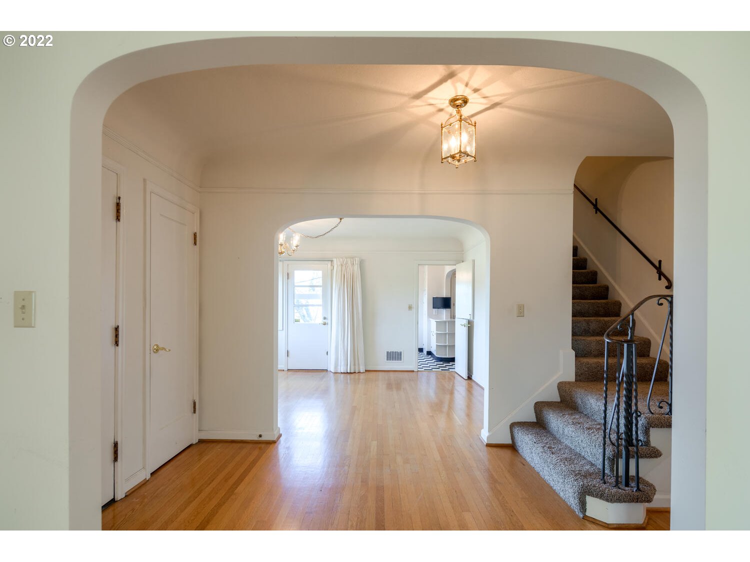 900 Southwest Moss Street Portland, OR 97219 - Photo 5 of 32 Gallery Image 5