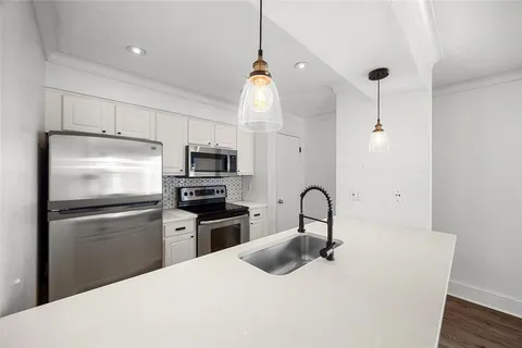 $275,000 | 5907 East University Boulevard, Unit 201, Dallas, TX 75206