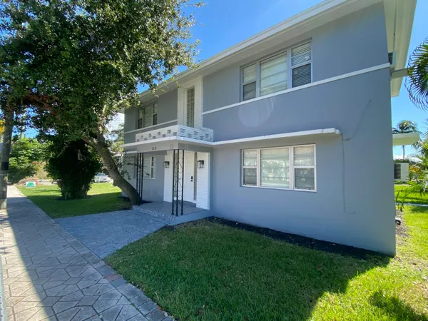 $1,900 | 115 Lucerne Avenue, Unit 4, Lake Worth Beach, FL 33460