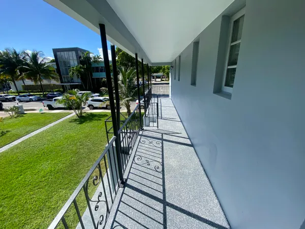 $1,900 | 115 Lucerne Avenue, Unit 4, Lake Worth Beach, FL 33460