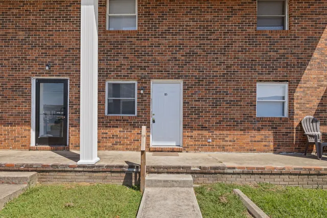 $895 | 410 Manor Drive, Unit B5, Lawrenceburg, TN 38464