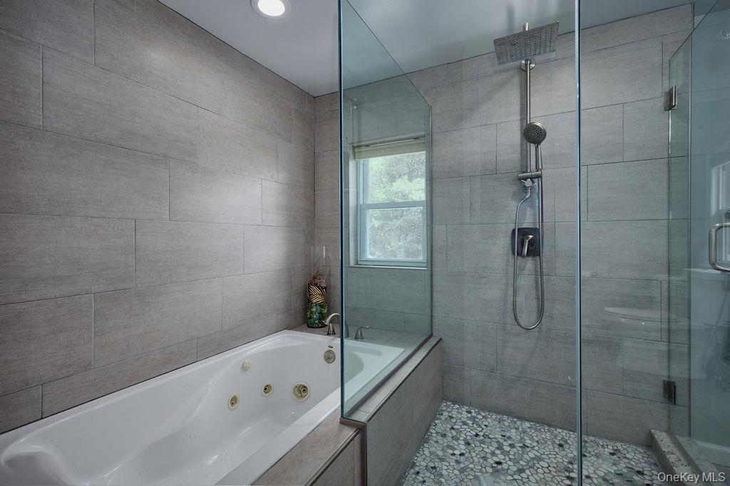 90 Walnut Road Lake Peekskill, NY 10537 - Photo 25 of 48 2nd Floor Bathroom
