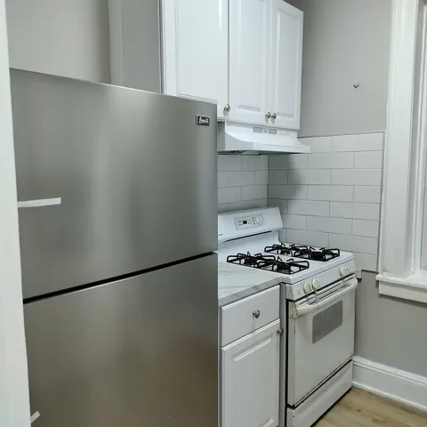 $1,978 | 291 Central Avenue, Unit A6, Jersey City, NJ 07307