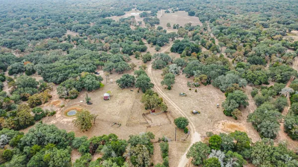$1,050,000 | 1089 County Road 120, Hallettsville, TX 77964