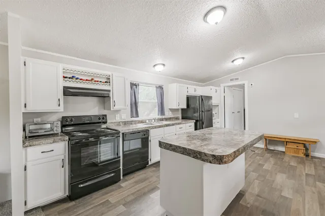 $1,050,000 | 1089 County Road 120, Hallettsville, TX 77964