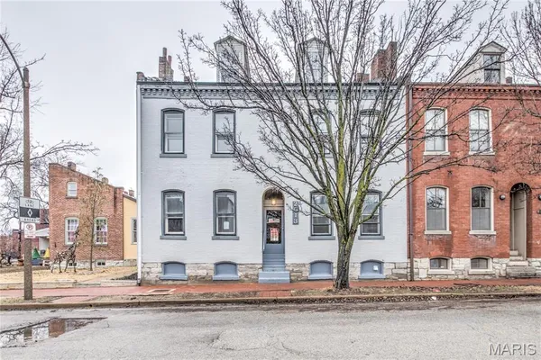 $500,000 | 2013 South 11th Street, St. Louis, MO 63104