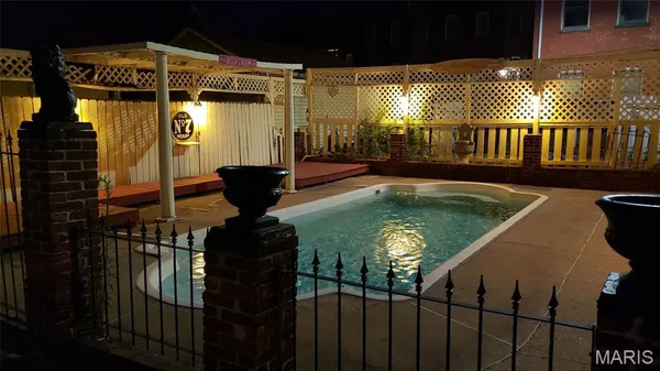 $500,000 | 2013 South 11th Street, St. Louis, MO 63104