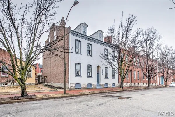 $500,000 | 2013 South 11th Street, St. Louis, MO 63104