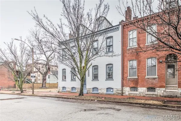 $500,000 | 2013 South 11th Street, St. Louis, MO 63104