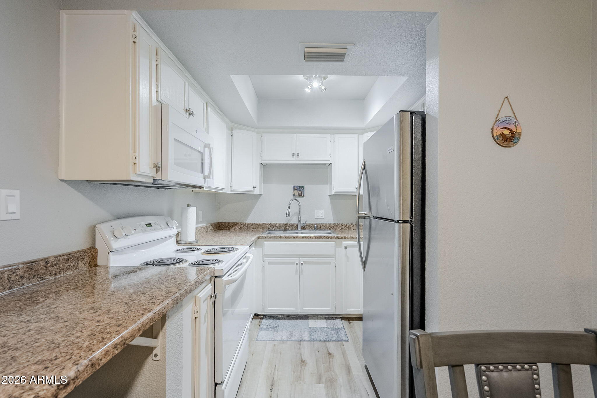 17 East Ruth Avenue, Unit 303 Phoenix, AZ 85020 - Photo 8 of 21 Ruth-9