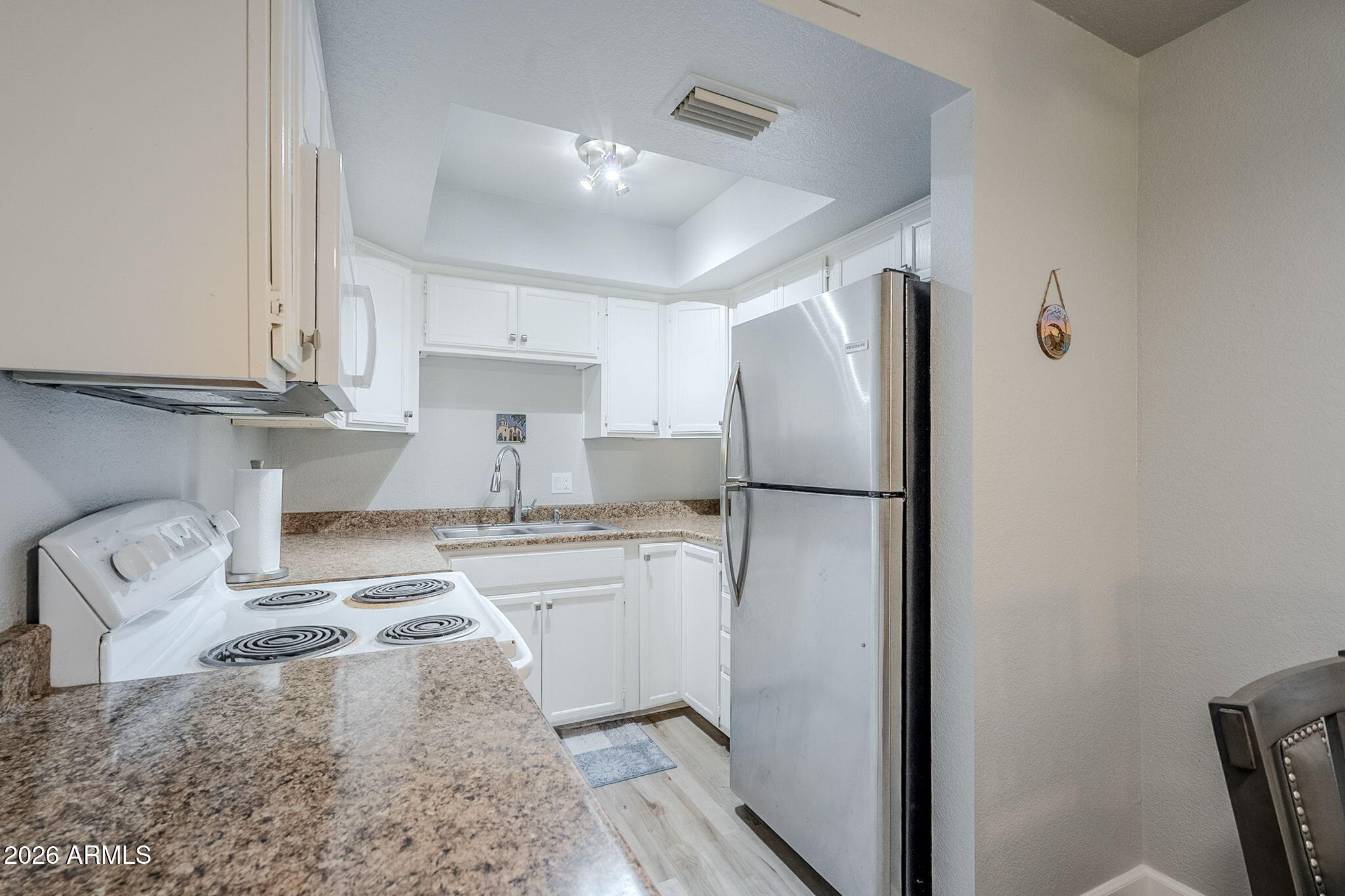 17 East Ruth Avenue, Unit 303 Phoenix, AZ 85020 - Photo 9 of 21 Ruth-10