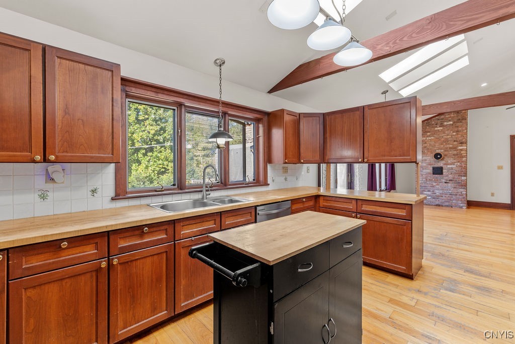 3501 Stanton Road Skaneateles, NY 13152 - Photo 4 of 43 Quality Cherry cabinets with center island