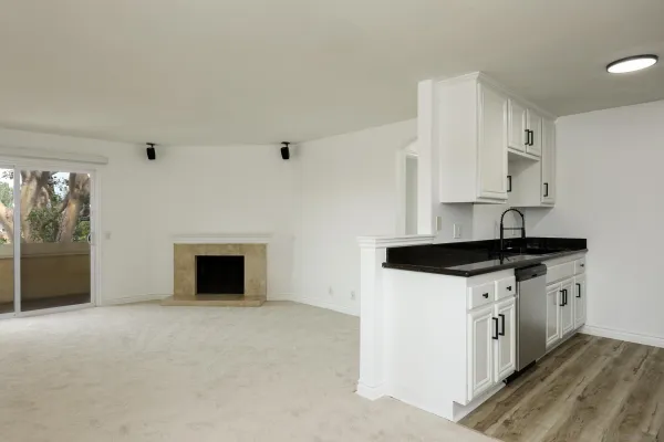 $547,900 | 9949 Erma Road, Unit 203, San Diego, CA 92131