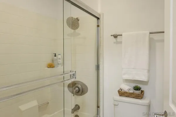 $547,900 | 9949 Erma Road, Unit 203, San Diego, CA 92131