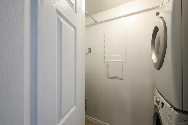 $547,900 | 9949 Erma Road, Unit 203, San Diego, CA 92131