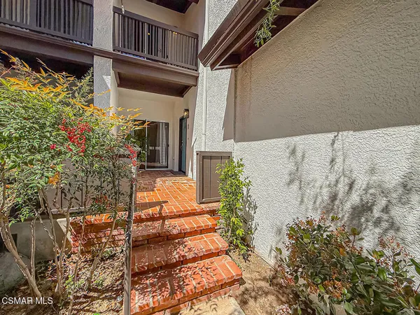 $669,900 | 5423 Spanish Oak Lane, Unit C, Oak Park, CA 91377