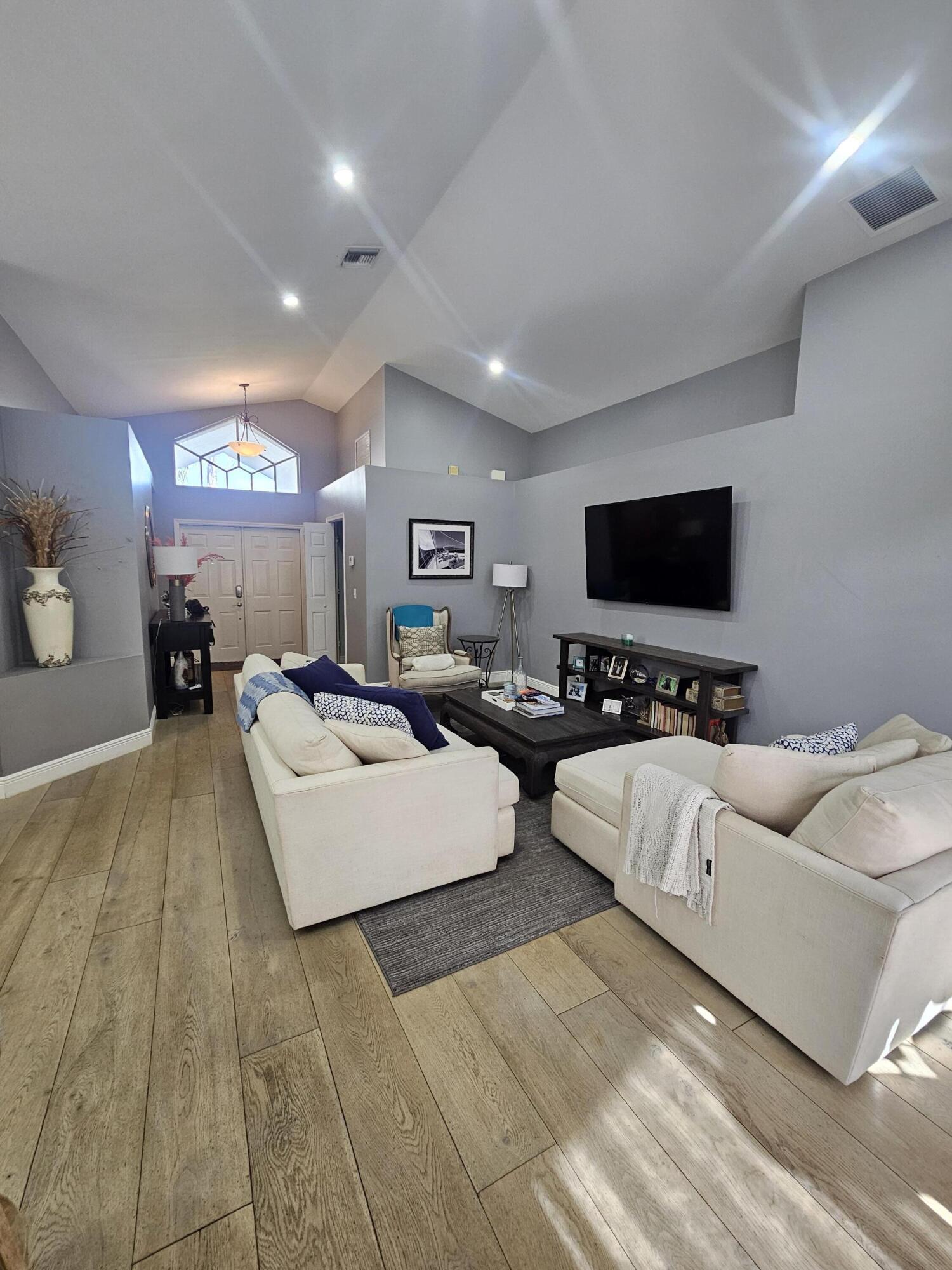 2053 Normandy Circle West Palm Beach, FL 33409 - Photo 3 of 21 20241104_131757