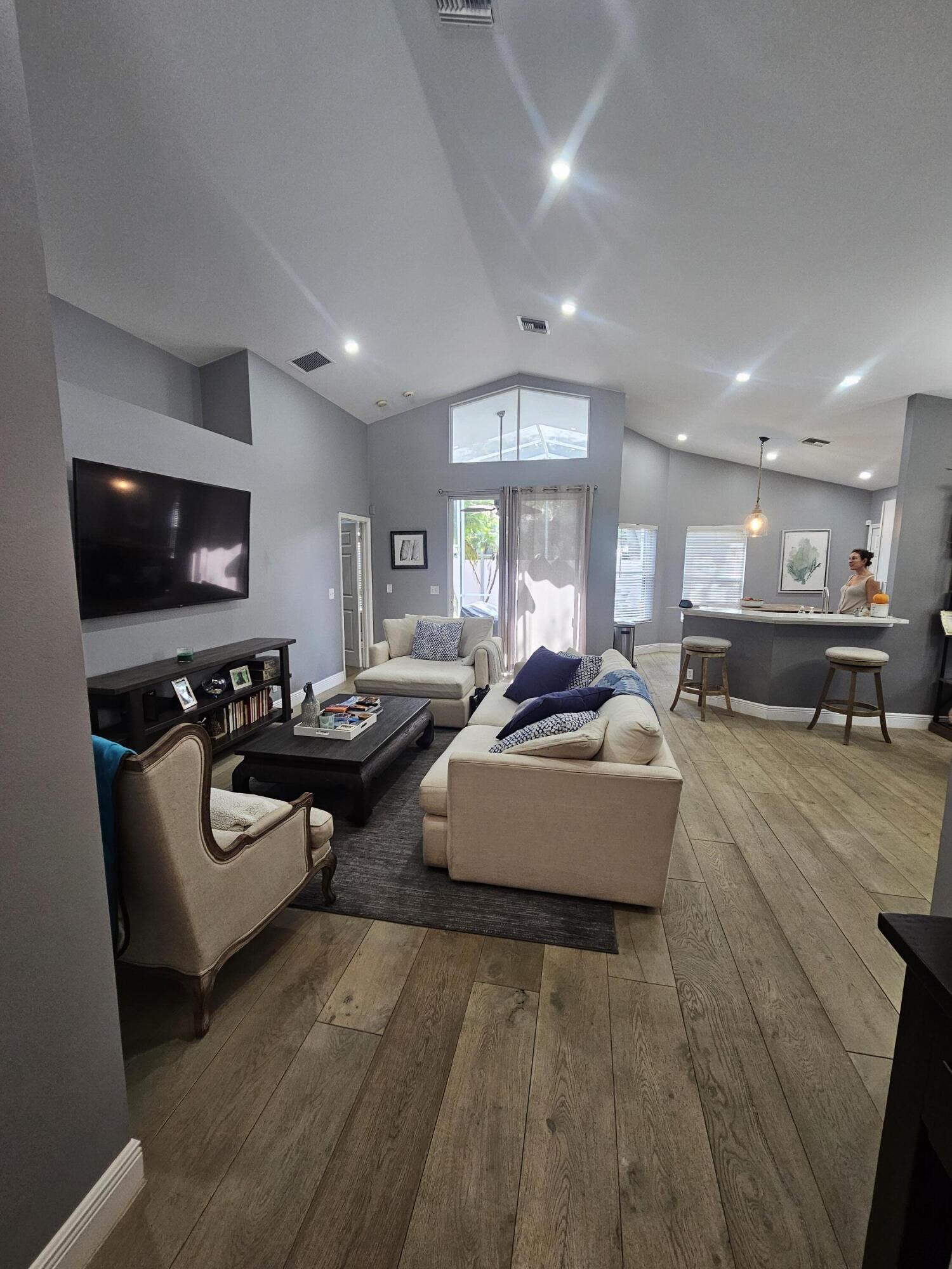 2053 Normandy Circle West Palm Beach, FL 33409 - Photo 4 of 21 20241104_131832