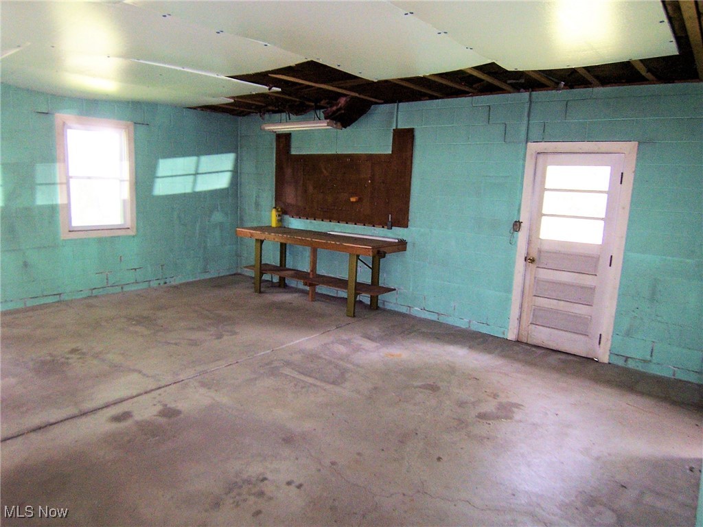 174 Mathews Road Youngstown, OH 44512 - Photo 30 of 31 Oversized double garage