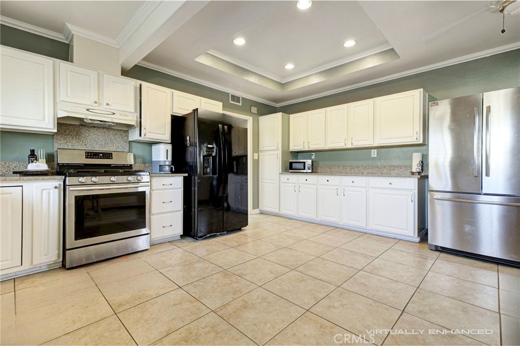 942 Oleander Street Brea, CA 92821 - Photo 5 of 28 1st side of the large kitchen