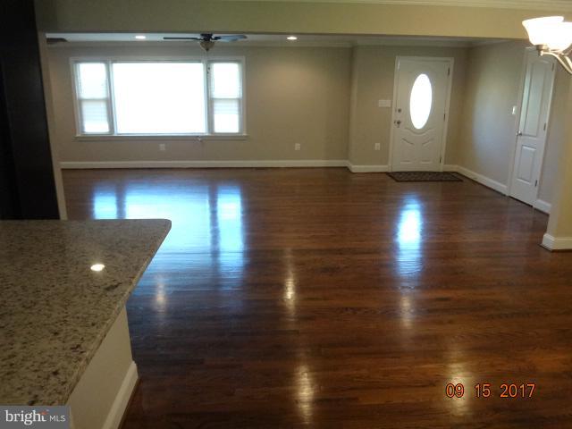 1317 Devils Reach Road Woodbridge, VA 22192 - Photo 16 of 30 Interior (General)