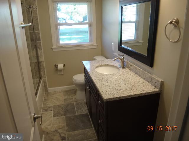 1317 Devils Reach Road Woodbridge, VA 22192 - Photo 21 of 30 Bath