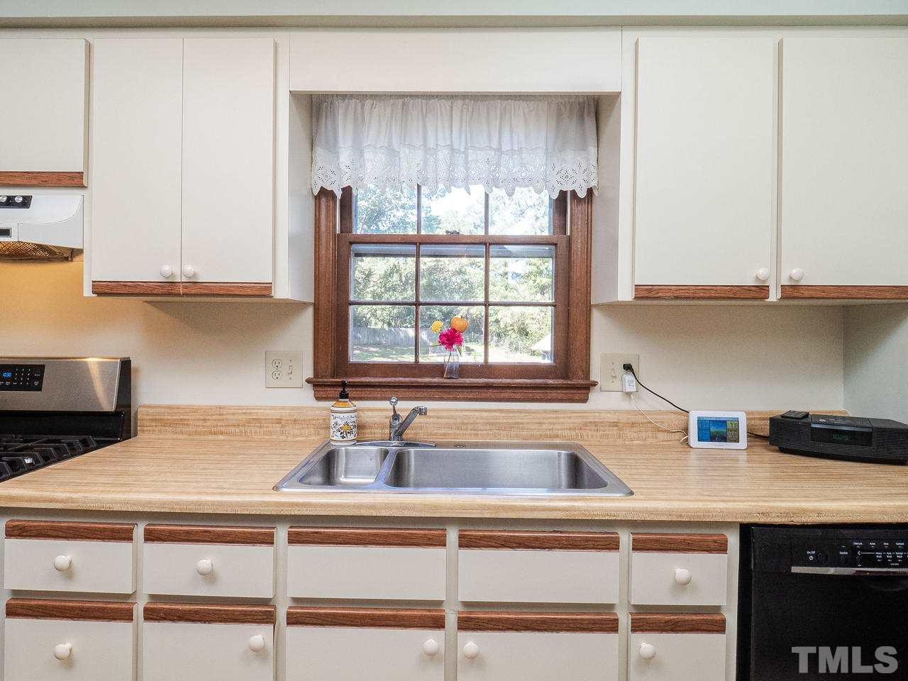 6829 Perkins Drive Raleigh, NC 27613 - Photo 10 of 30 Gallery Image 10