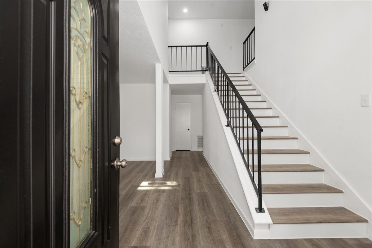 3230 Hombly Road Houston, TX 77066 - Photo 2 of 36 Front Entry