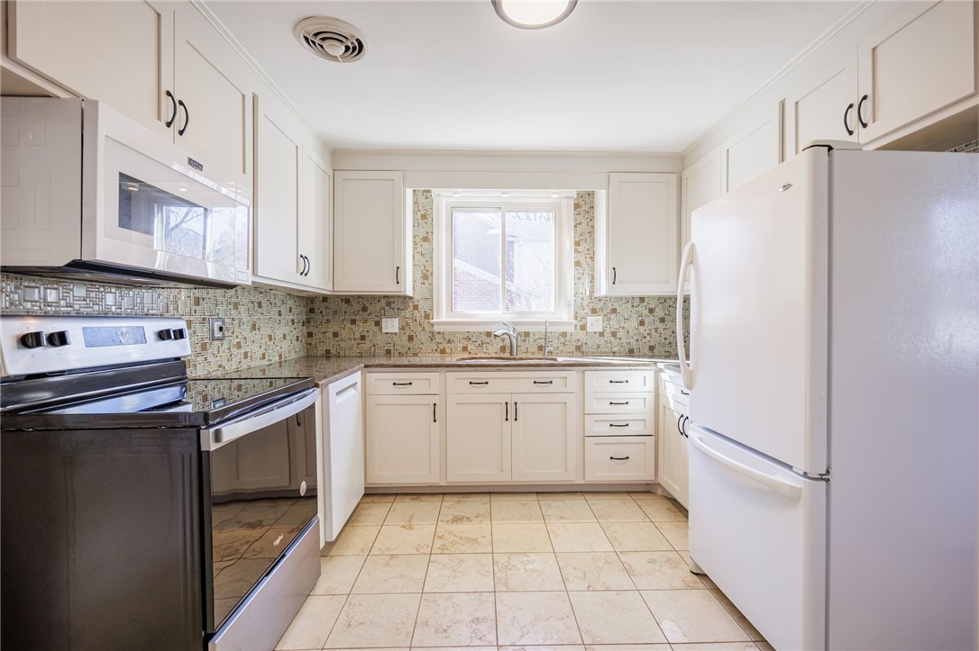 193 Georgian Court Road Brighton, NY 14610 - Photo 17 of 48