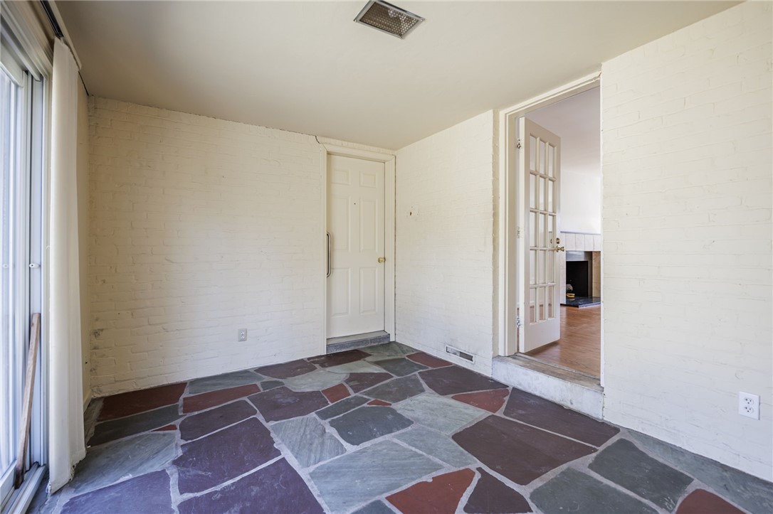 193 Georgian Court Road Brighton, NY 14610 - Photo 25 of 48 Mudroom/3 Seasons room