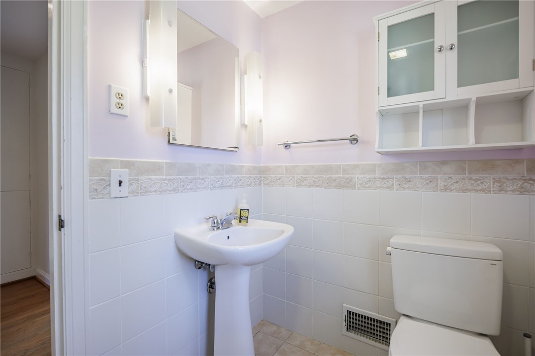 193 Georgian Court Road Brighton, NY 14610 - Photo 36 of 48 2nd Floor Full Bath