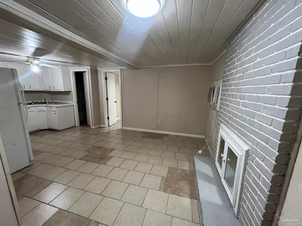 $1,025 | 1036 Hawthorn Drive, Unit B, Pensacola, FL 32507