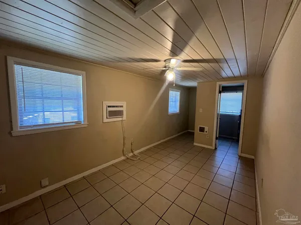 $1,025 | 1036 Hawthorn Drive, Unit B, Pensacola, FL 32507
