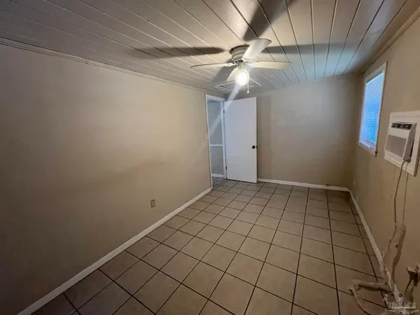 $1,025 | 1036 Hawthorn Drive, Unit B, Pensacola, FL 32507