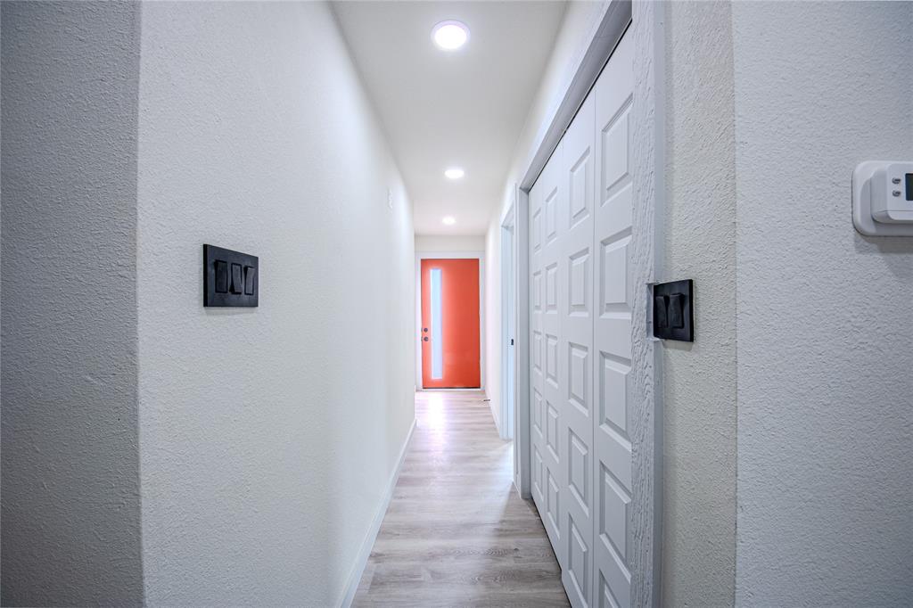 1101 Fouts Drive Irving, TX 75061 - Photo 4 of 36