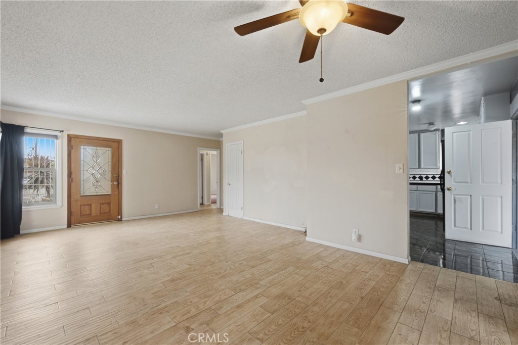 2412 West Tichenor Street Compton, CA 90220 - Photo 5 of 30