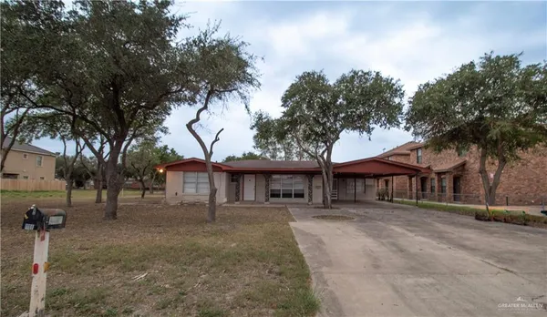$1,350 | 1118 West Cano Street, Edinburg, TX 78539