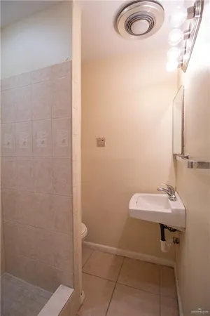 $1,350 | 1118 West Cano Street, Edinburg, TX 78539