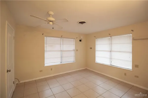 $1,350 | 1118 West Cano Street, Edinburg, TX 78539