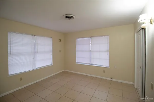 $1,350 | 1118 West Cano Street, Edinburg, TX 78539