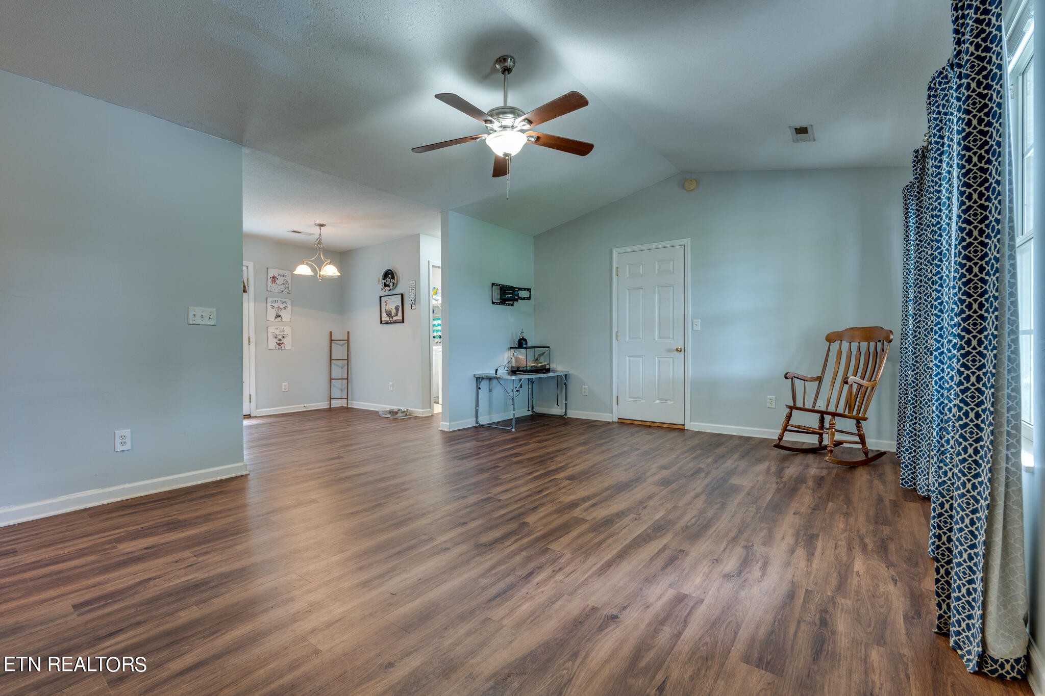 6608 Hugh Willis Road Powell, TN 37849 - Photo 3 of 29 Gallery Image 3