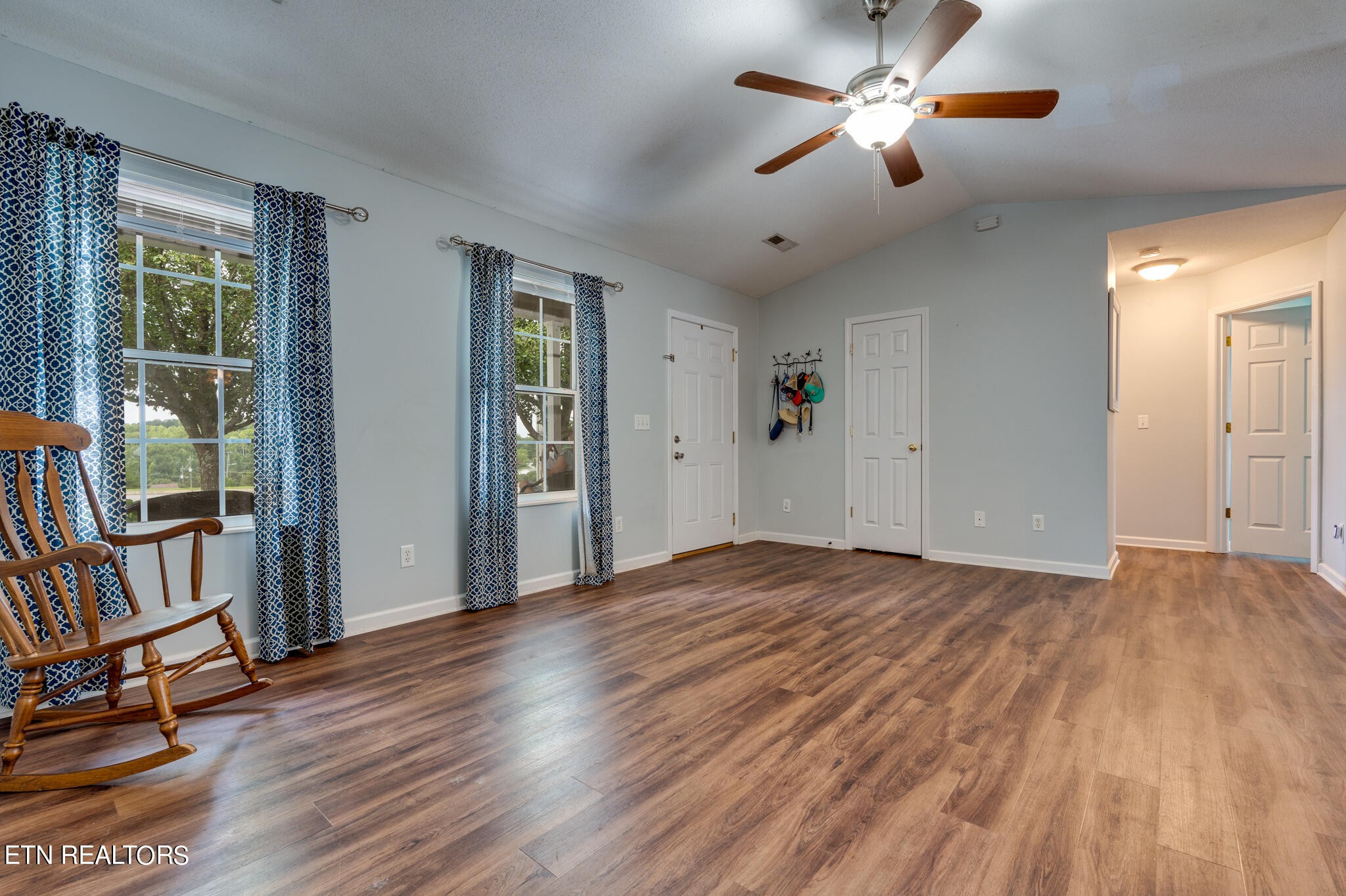 6608 Hugh Willis Road Powell, TN 37849 - Photo 4 of 29 Gallery Image 4