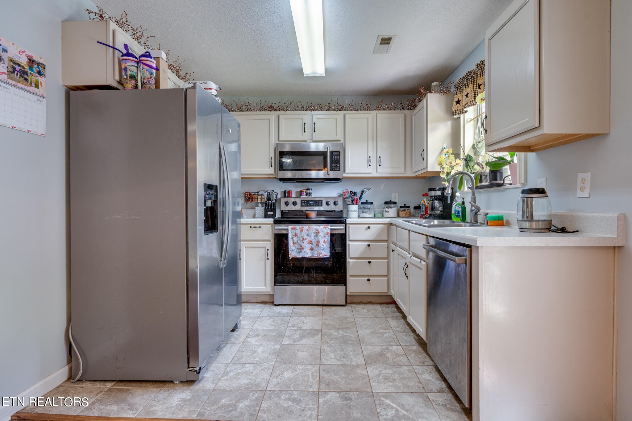 6608 Hugh Willis Road Powell, TN 37849 - Photo 6 of 29 Gallery Image 6