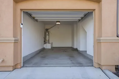 $895,000 | 11130 Taloncrest Way, Unit 19, San Diego, CA 92126