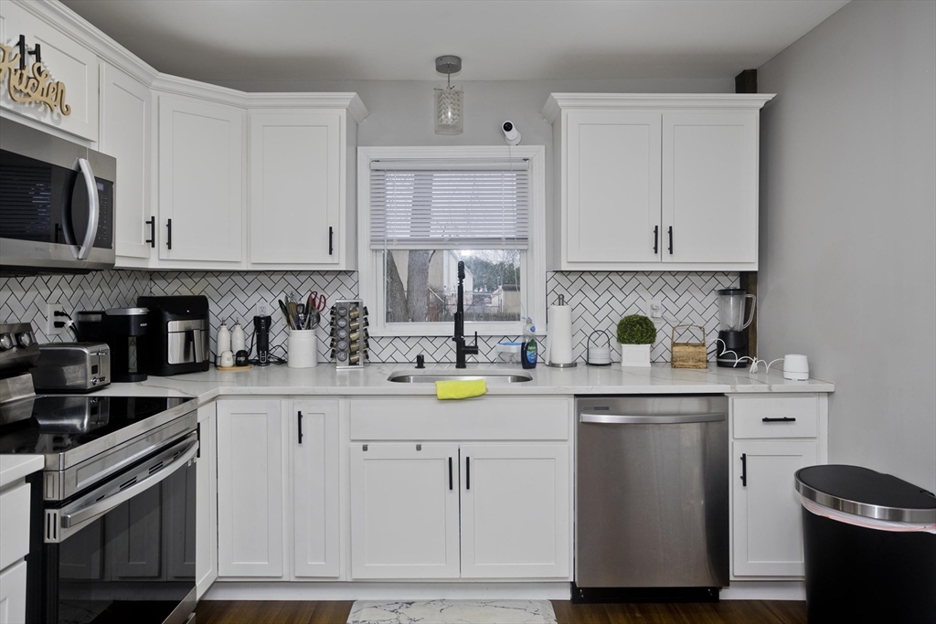 25 Verge Street Springfield, MA 01129 - Photo 5 of 30